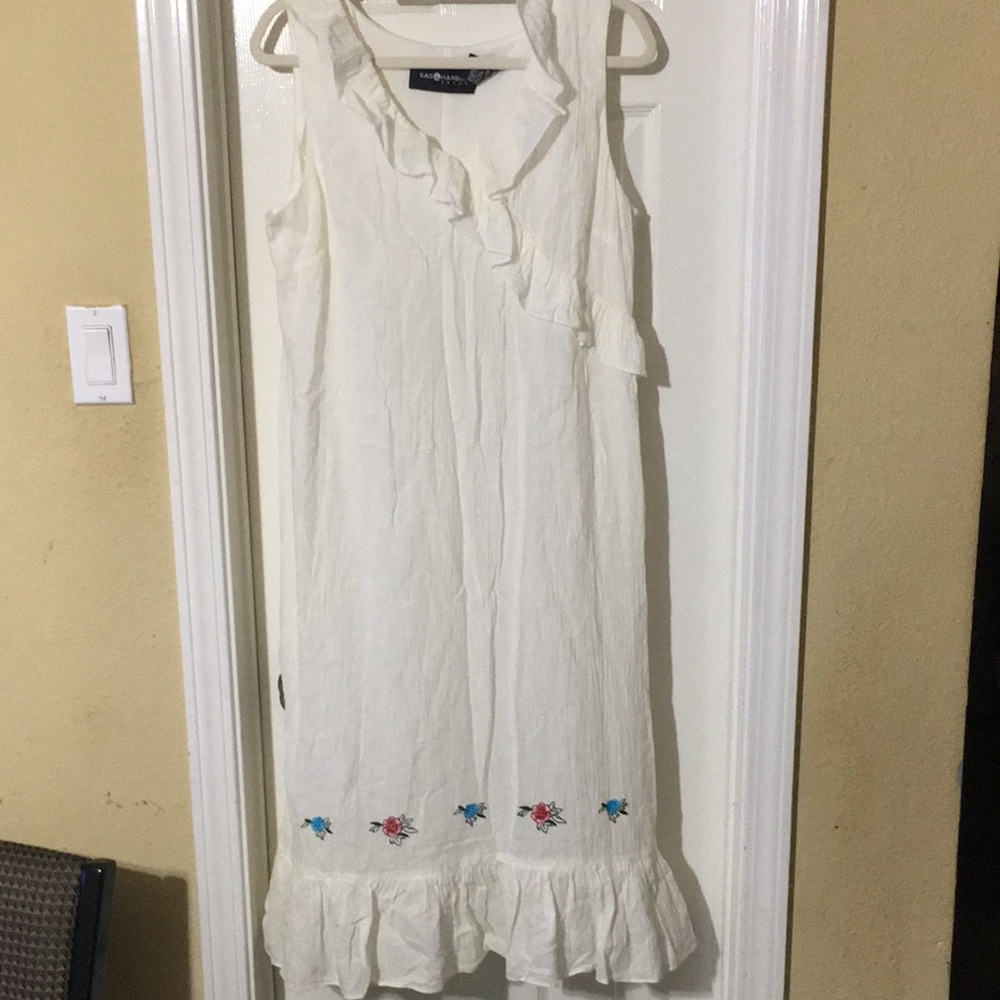 Off white Sage Harbor size 14  embroidered embellishments across the bottom